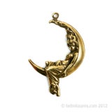 Trinity Brass, riipus, nainen kuussa, 23 x 37 mm [Large Lady in the Moon Pendant], antiikkikulta